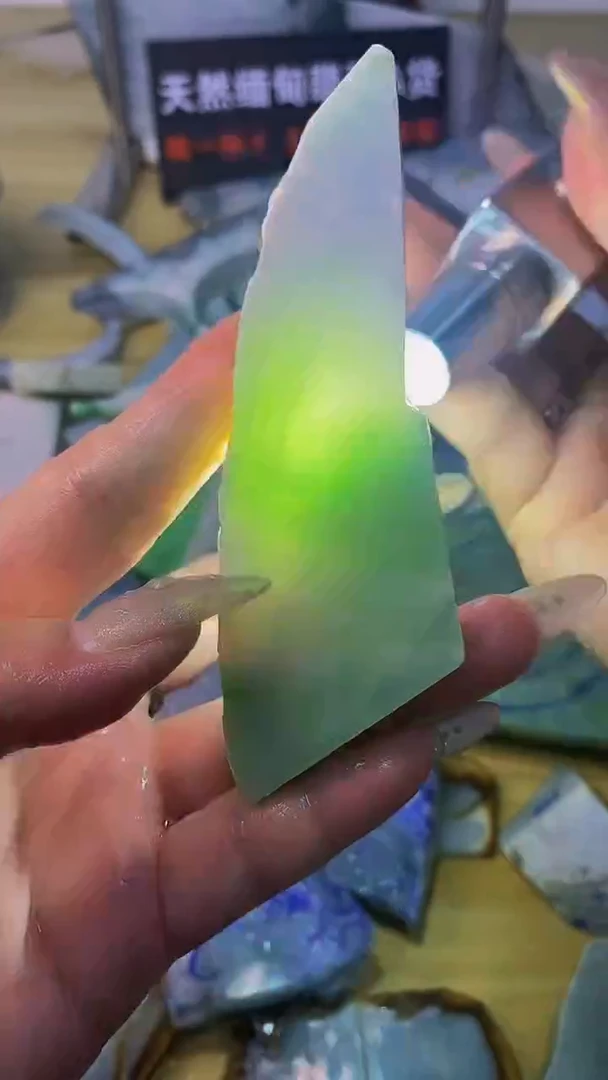 翡翠裸石天然A货缅甸翡翠高品质边角料303