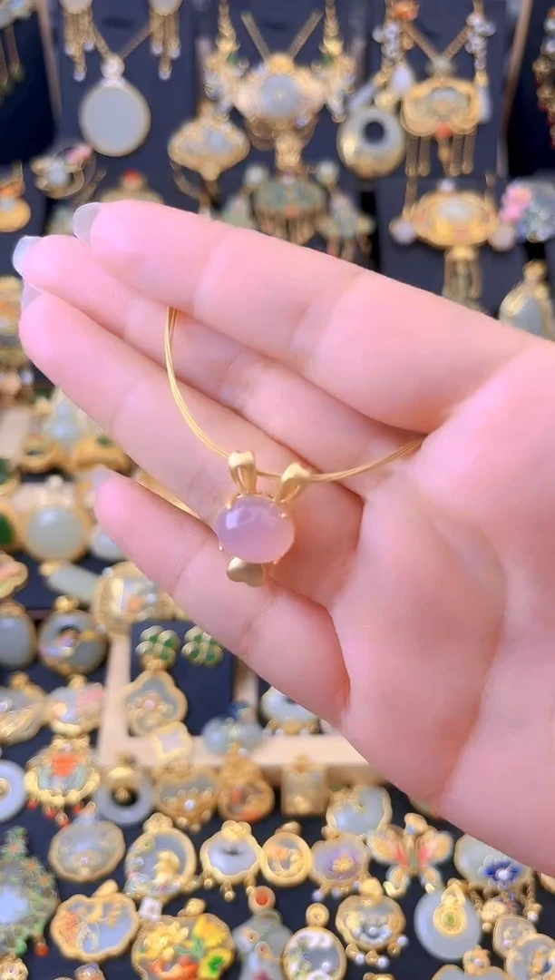 玛瑙/玉髓颈饰合金小兔子吊坠