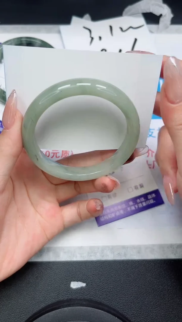 【闪购商品】石英质玉手镯未镶嵌169