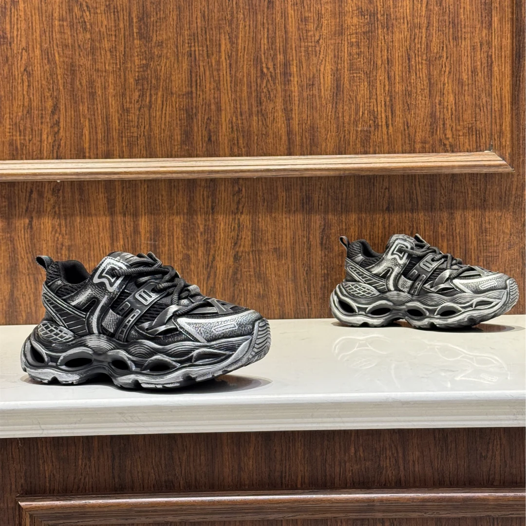 2025秋季新款时尚百搭潮流轻奢高端舒适耐磨休闲男鞋（偏大一码）