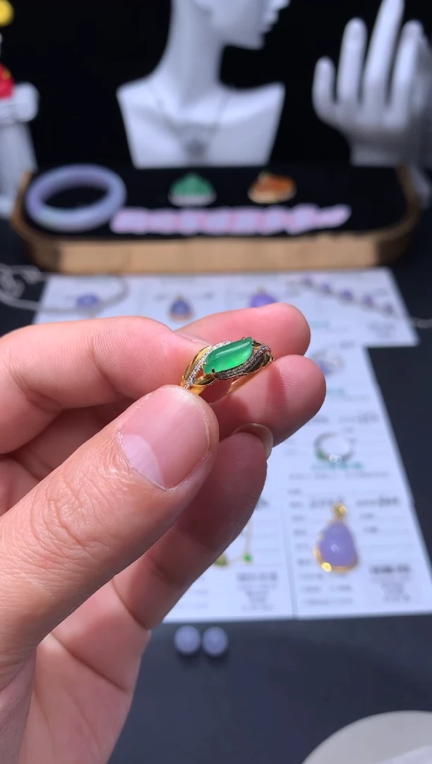 18K金镶嵌定制翡翠48小时鉴赏期 退货不扣服务费