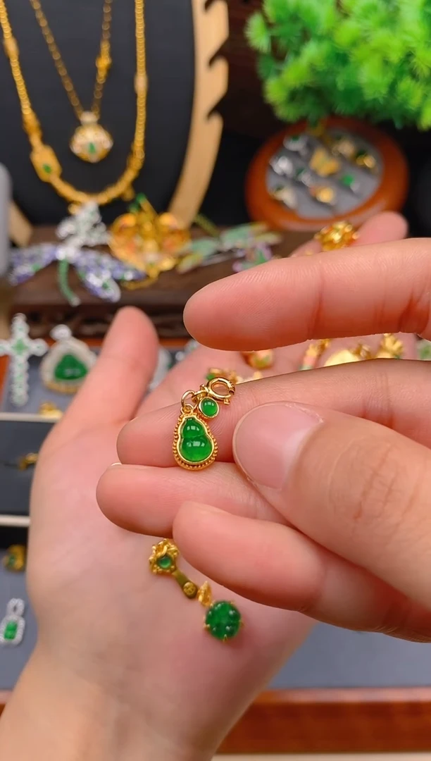 【闪购商品】翡翠吊坠(不含链)银S925镶嵌蛋面葫芦万能扣