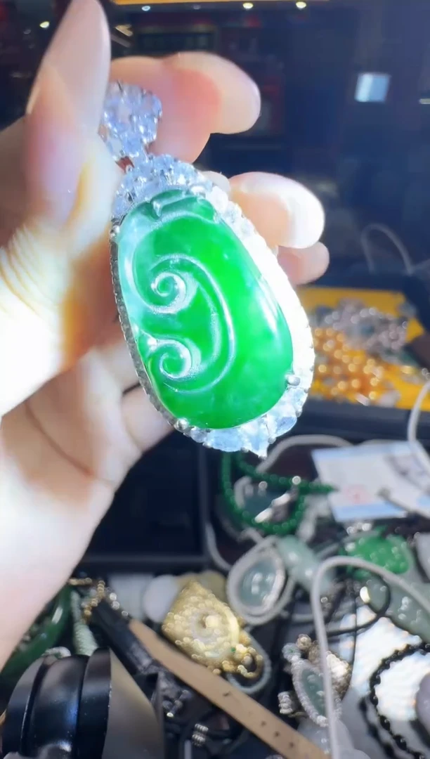 颈饰未镶嵌翡翠翡翠