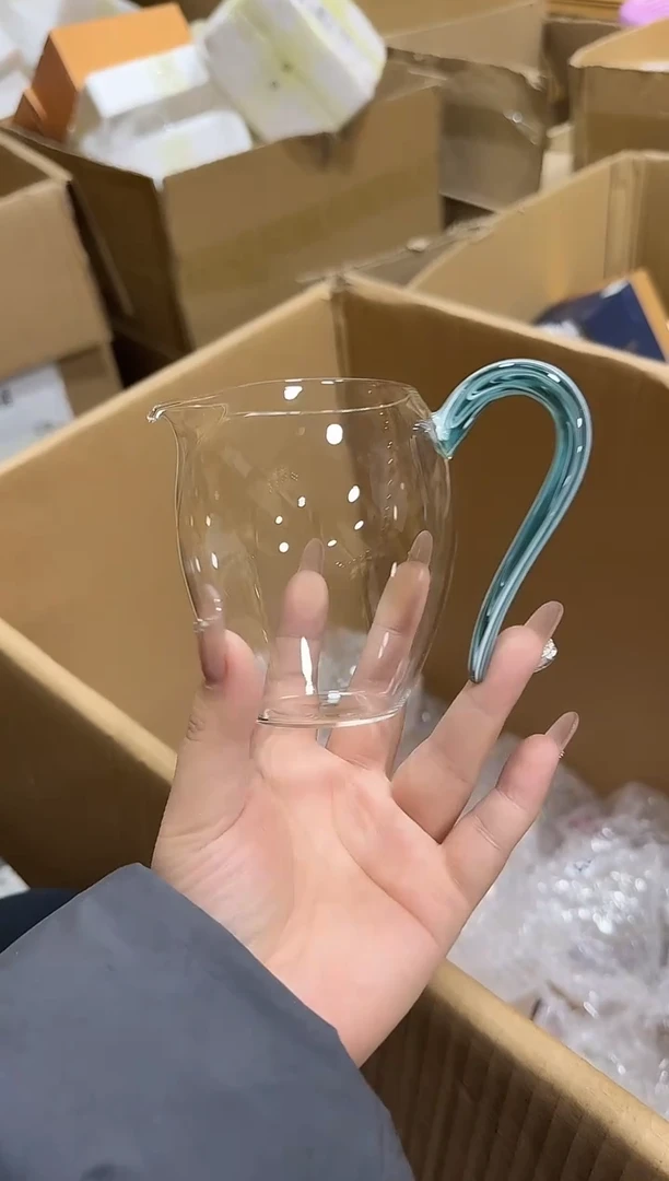 山川蓝怡然公道诶