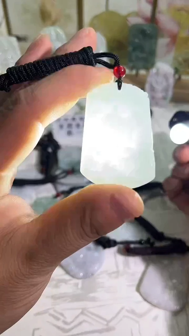 颈饰未镶嵌翡翠12/21   55