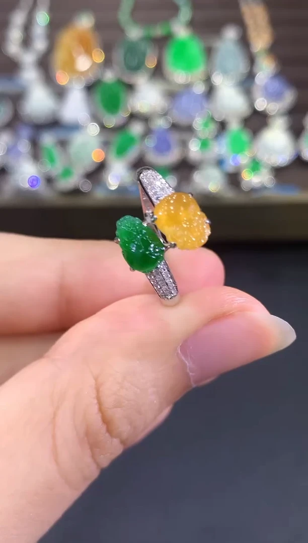 18K金镶嵌戒指翡翠B126