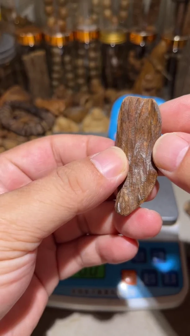 沉香沉香碎屑  芽庄3克）