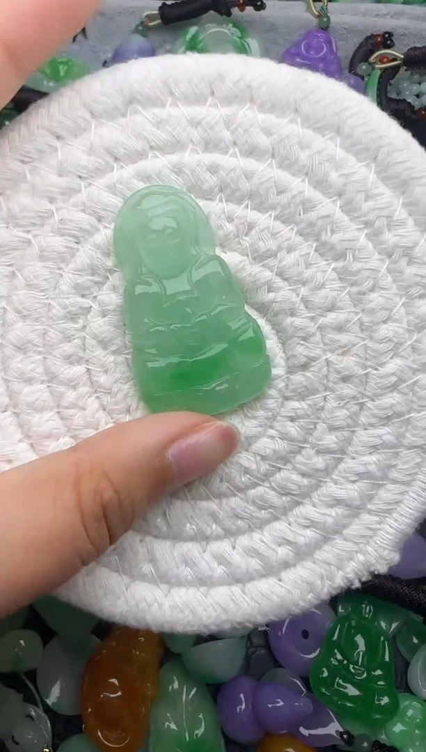 颈饰未镶嵌翡翠缅甸翡翠吊坠