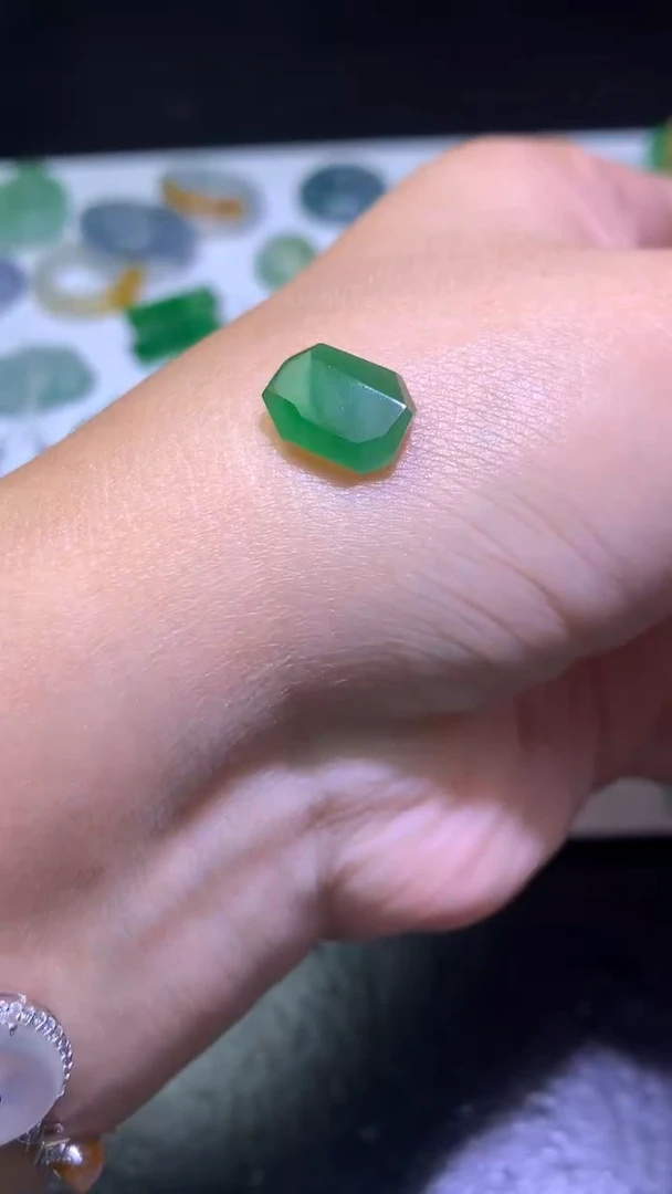 未镶嵌定制翡翠毛货