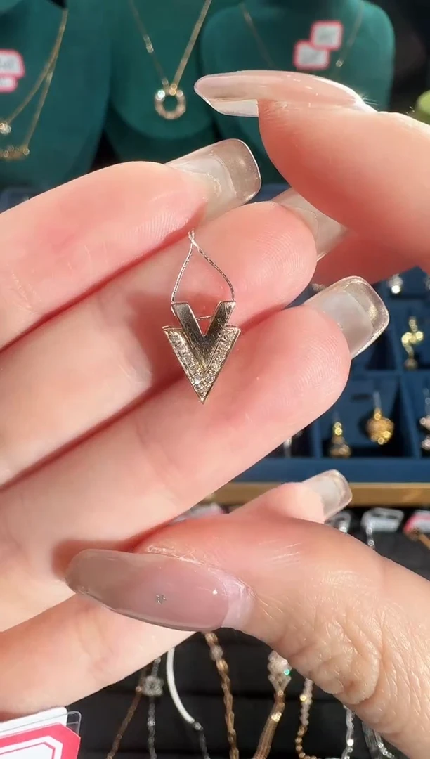 吊坠(不含链)18K金镶嵌钻石0.96g