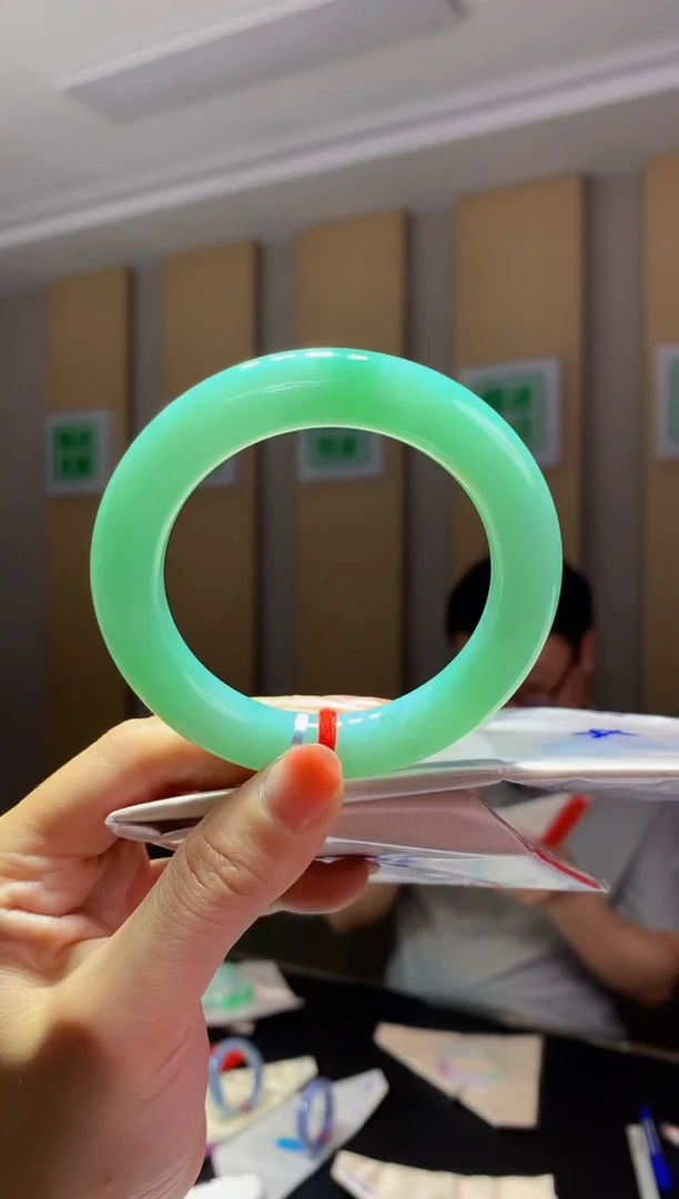 未镶嵌手镯翡翠- C67圈口 56.2全款8万 定金2万