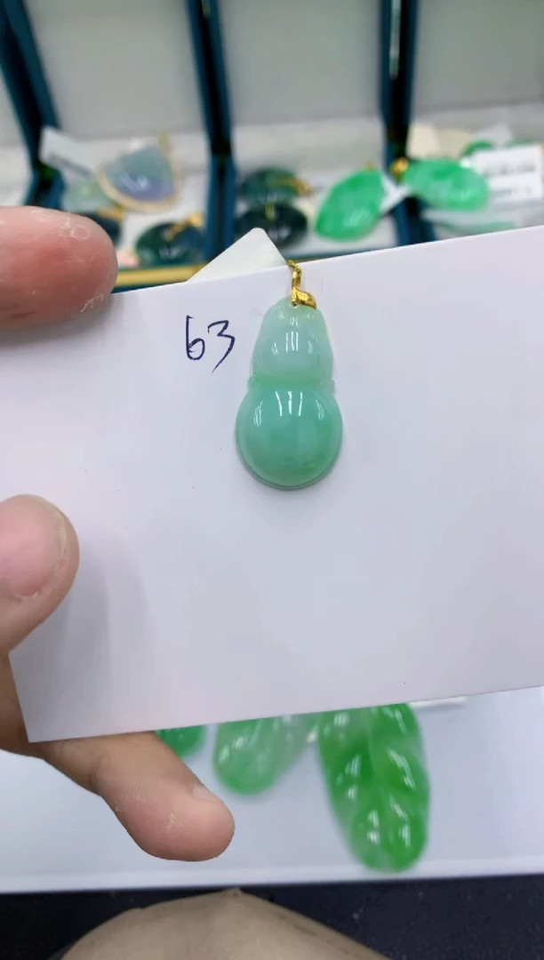 颈饰18K金镶嵌翡翠琴**欢1111111111