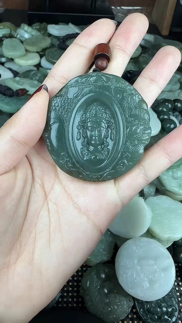 颈饰未镶嵌和田玉1