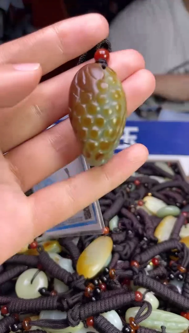 未镶嵌和田玉挂件1