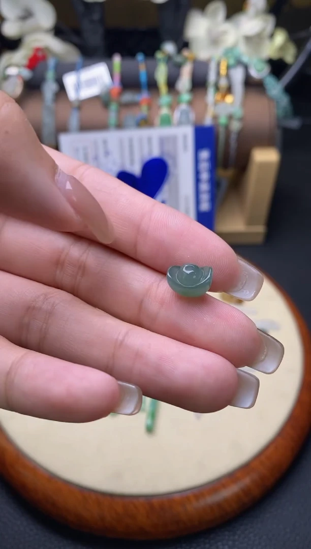 颈饰未镶嵌翡翠净货15565