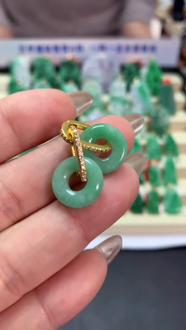 【闪购商品】翡翠吊坠(不含链)未镶嵌挂件