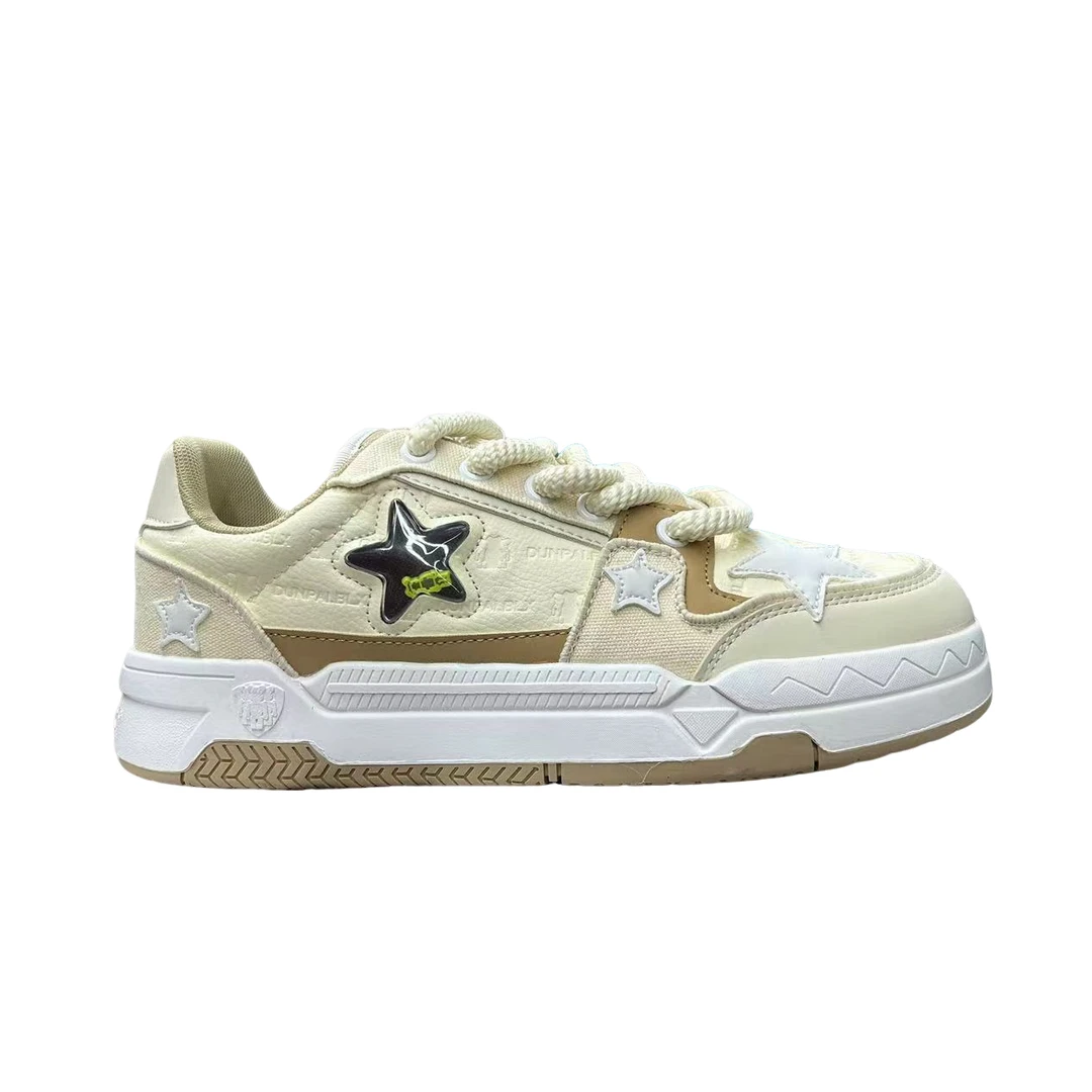 [小猪]时尚休闲百搭板鞋9999