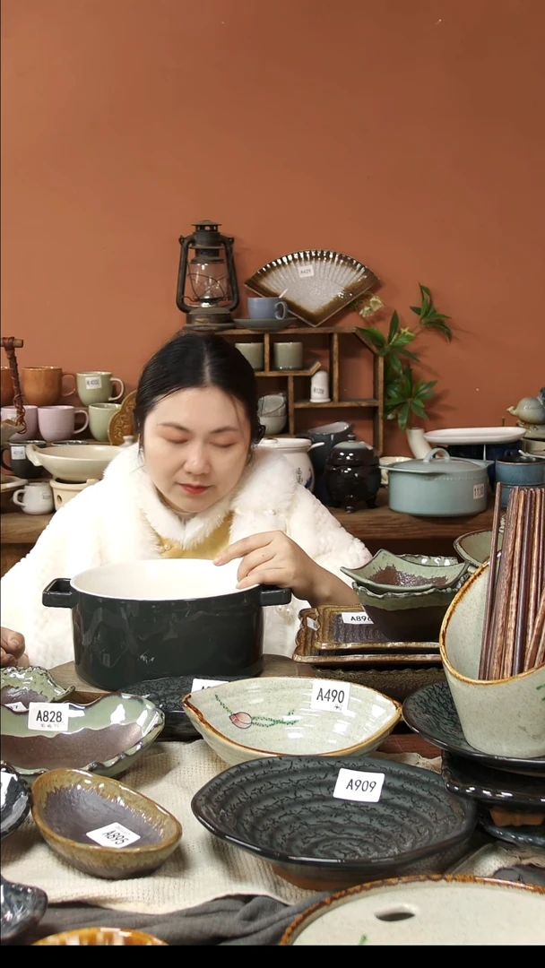 陶瓷沈****流1118加厚带盖汤碗猪油罐4500毫升圆形不可明火微瑕