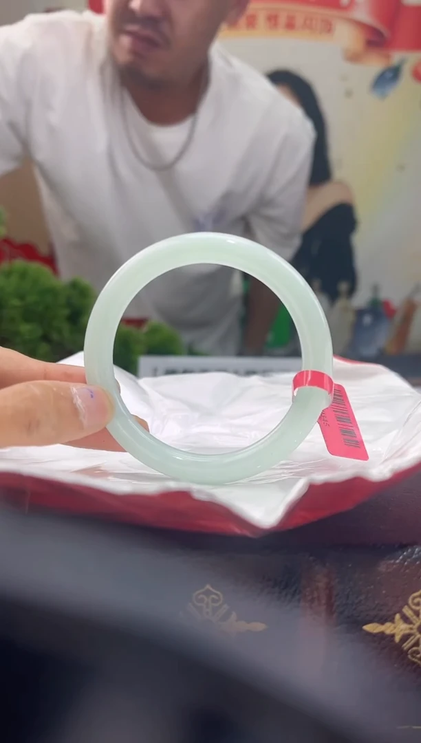 【闪购商品】翡翠手镯未镶嵌手镯9