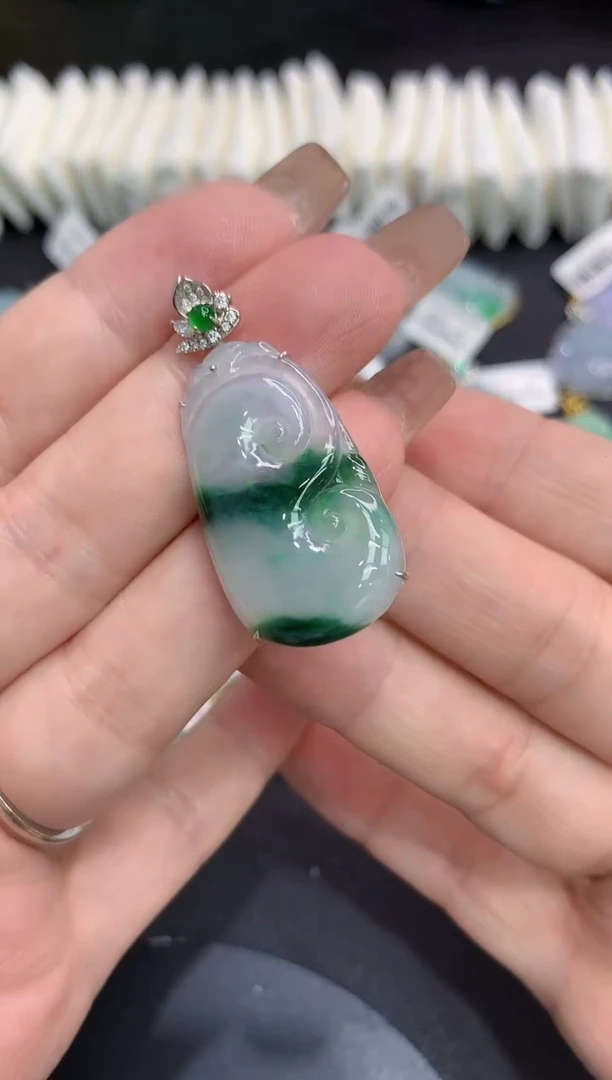 吊坠(不含链)18K金镶嵌翡翠1111