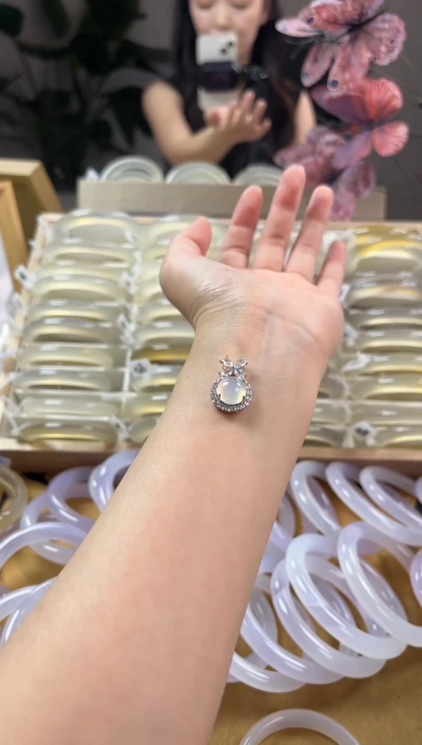 玛瑙/玉髓手镯合金在逃公主不带链子