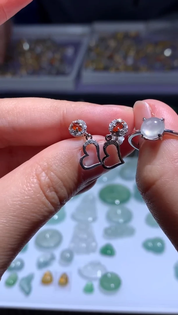 未镶嵌翡翠耳饰净货