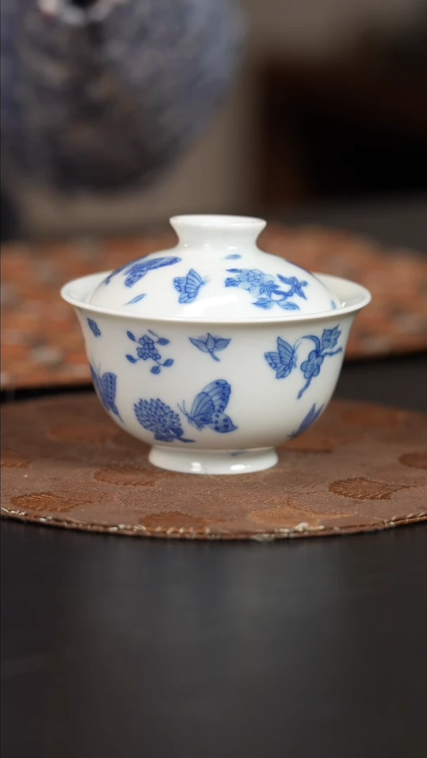 【闪购商品】杯看山柴窑青花蝴蝶