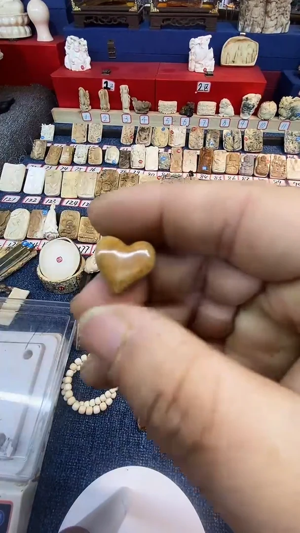 泥塑小把玩件摆件