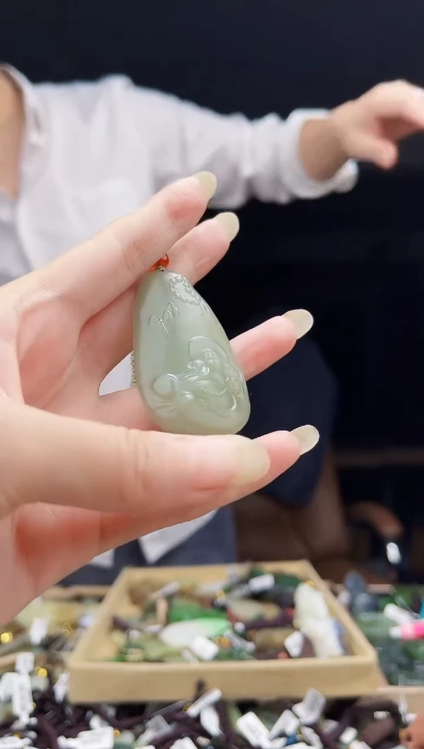 颈饰未镶嵌和田玉1