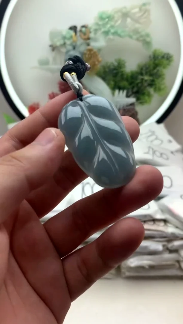 颈饰未镶嵌翡翠叶子