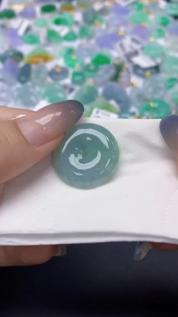 翡翠未镶嵌颈饰天然缅甸a货翡翠