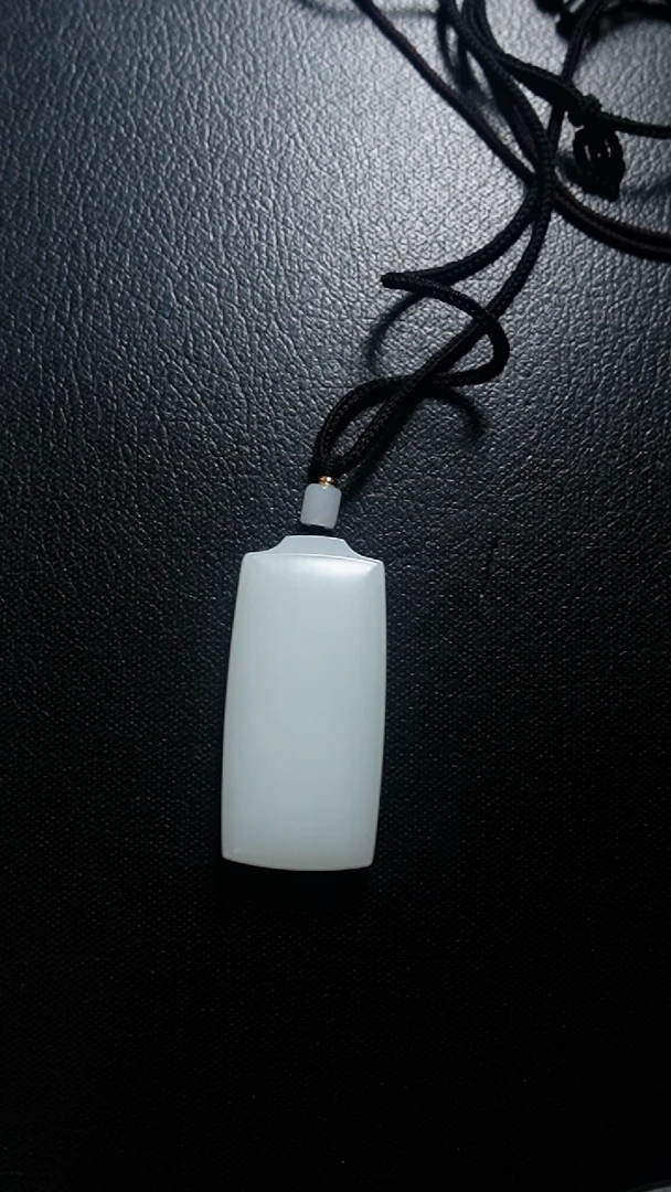 颈饰未镶嵌和田玉无事牌