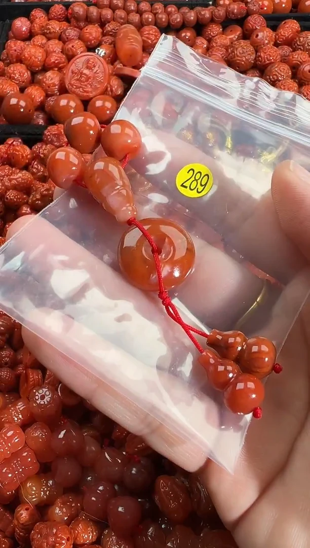 颈饰未镶嵌南红玛瑙1