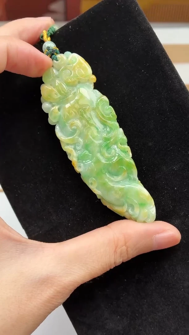 颈饰未镶嵌翡翠牌子