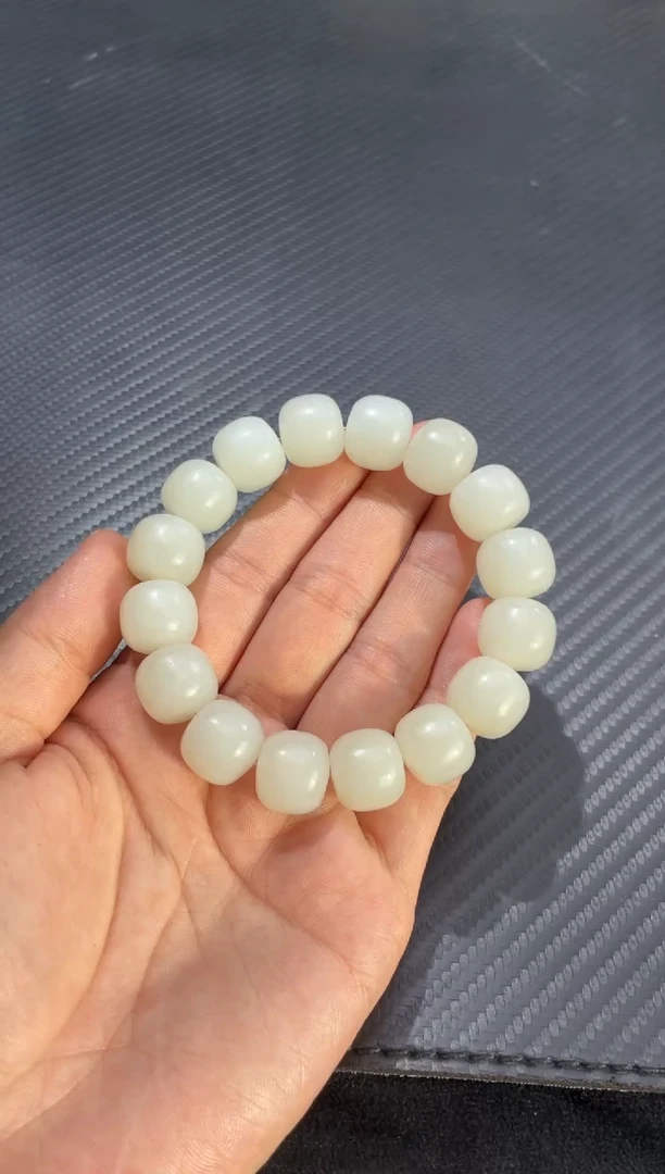 未镶嵌手链和田玉（白玉）且末卡14老型手串微色差 货中