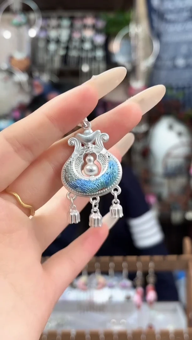 织绣民族风非遗老绣饰品120