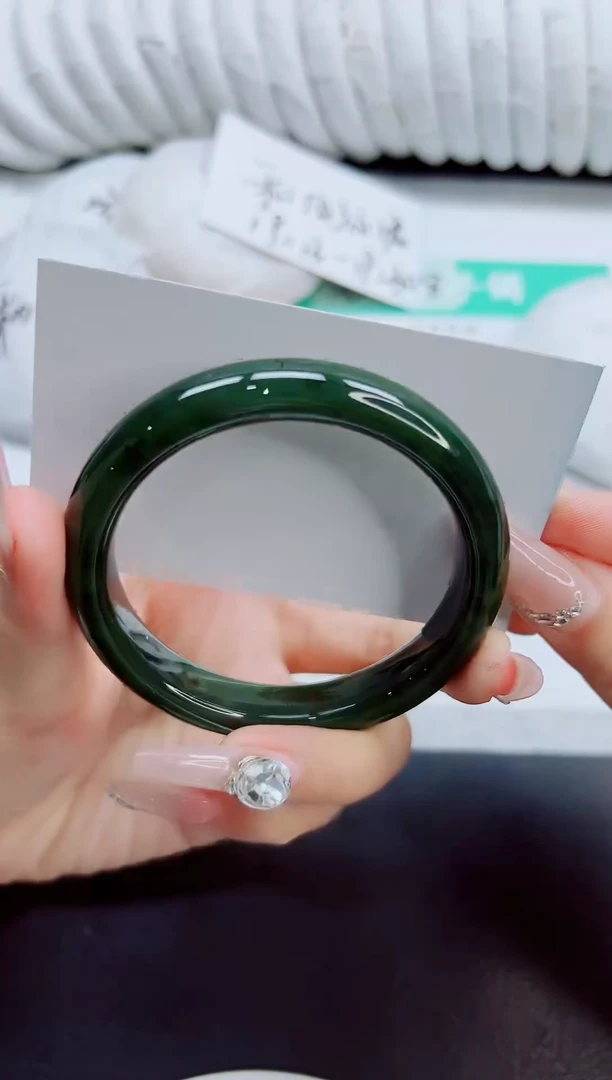 未镶嵌手镯和田玉48/57.9  BY