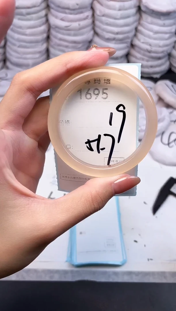 手镯玛瑙/玉髓未镶嵌1695