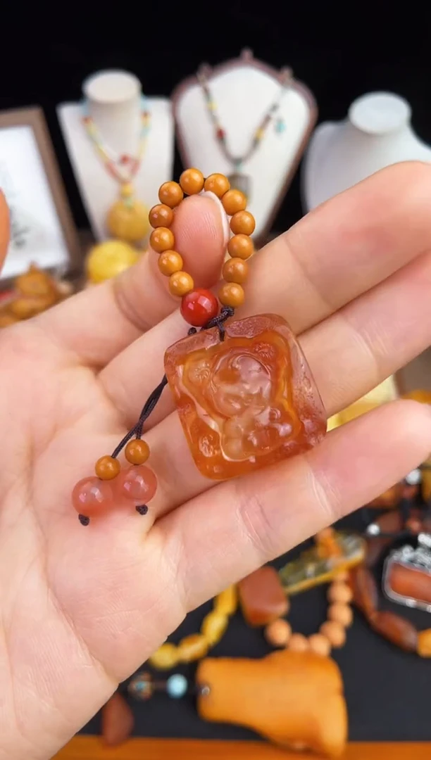 未镶嵌琥珀珠宝奇石柒月
