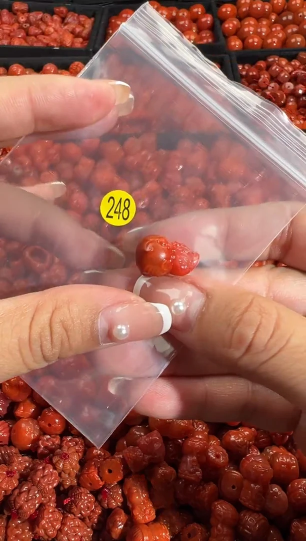 颈饰未镶嵌南红玛瑙1