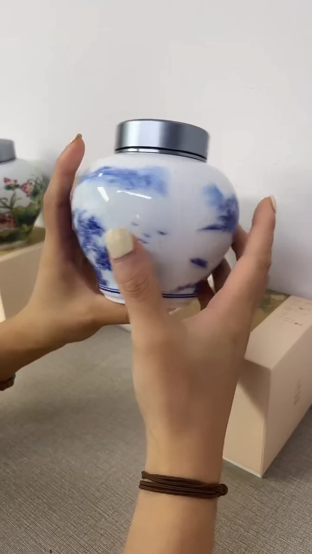 景德镇高温瓷山水茶叶罐
