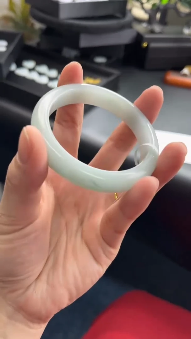 【闪购商品】翡翠手镯未镶嵌正圈