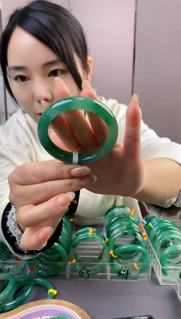 【闪购商品】石英质玉手镯未镶嵌14