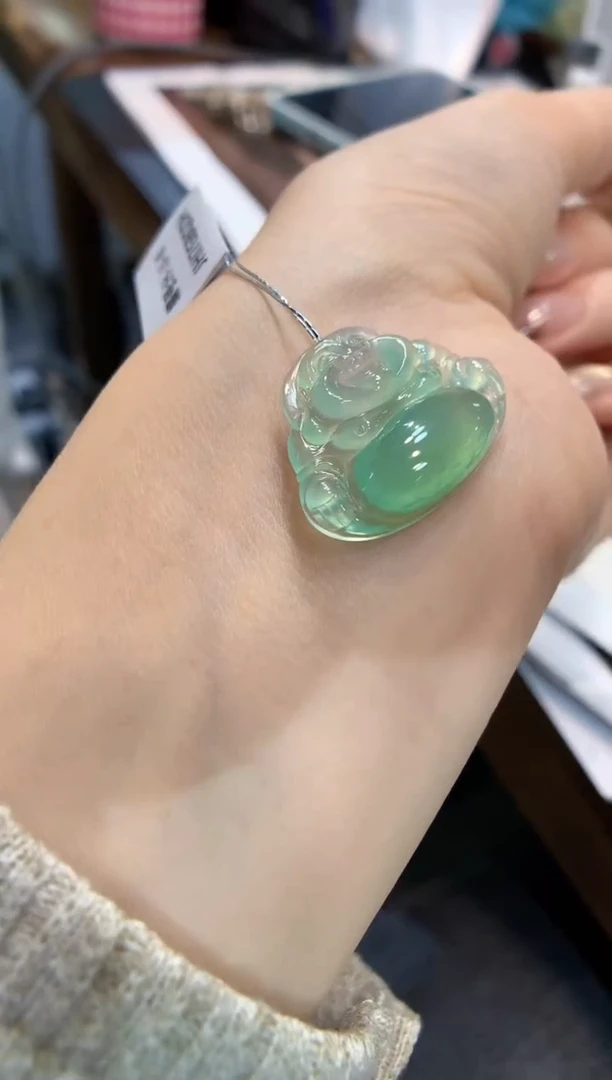 颈饰未镶嵌翡翠佛公