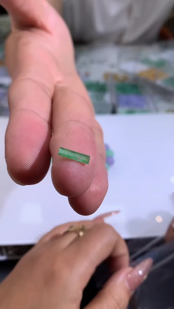 定制翡翠未镶嵌弛翡翠