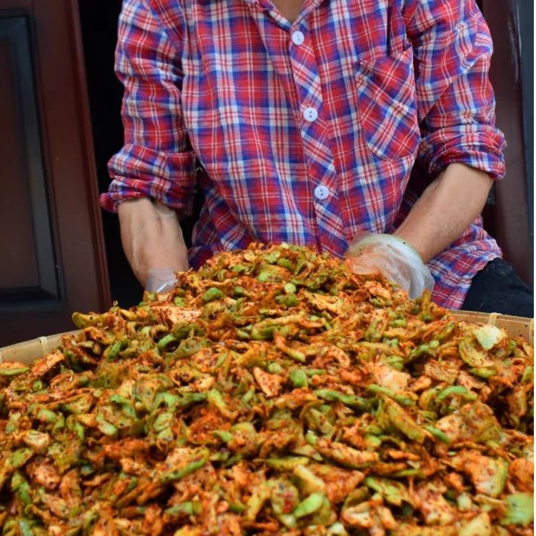 重庆-手工榨菜麻辣经典口味25年正宗鲜榨菜片250g起拍手工榨菜