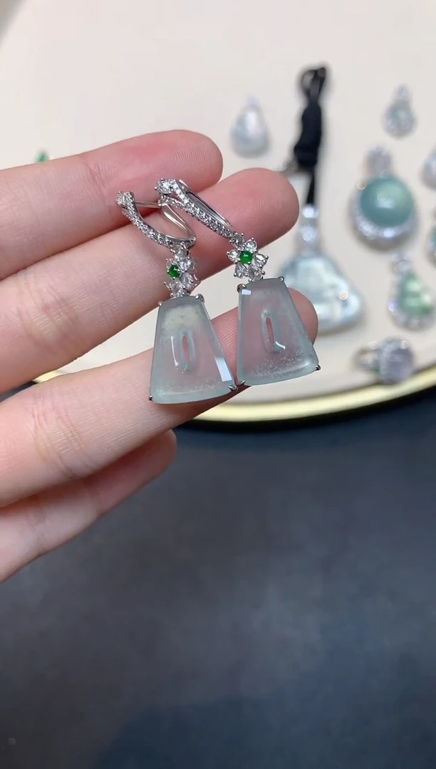 18K金镶嵌翡翠耳饰S901|18000