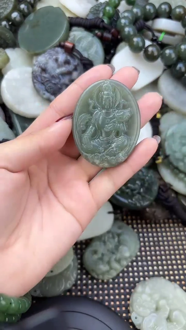 颈饰未镶嵌和田玉1