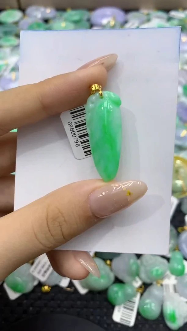颈饰18K金镶嵌翡翠天然缅甸翡翠A货