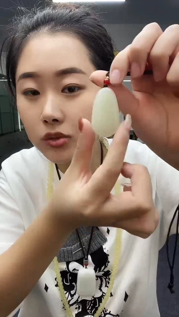 人**乡水滴吊坠多样性发货一件